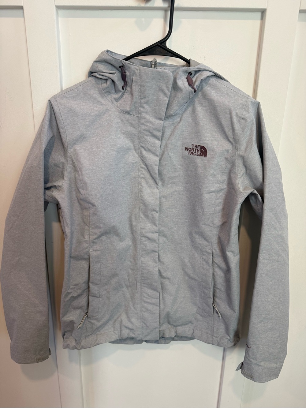 The North Face Women's Light Gray Hooded Shell Jacket with Maroon Logo